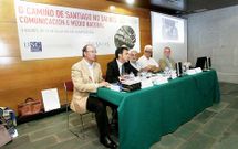 Expertos en el Cami�o de Santiago participaron ayer en una mesa redonda en Exposaln�s. 