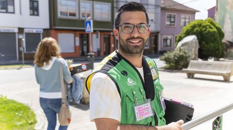 Pablo Su�rez, vendedor de la ONCE en Coristanco