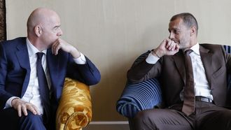 Infantino, presidente de la FIFA, y Ceferin, m�ximo responsable de la UEFA, durante una asamblea en Roma