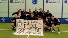 Integrantes del Club de P�del de Ortigueira celebrando el ascenso cosechado el fin de semana. 