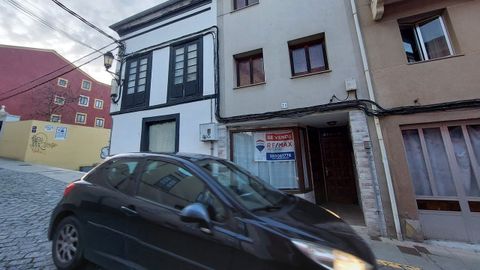 Desde el Ayuntamiento quieren limitar la circulaci�n de veh�culos en el casco hist�rico ribadense