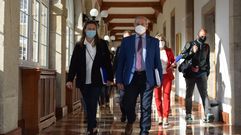 Tom�, a la entrada del pleno de este martes, en el que se aprob� el convenio de Pant�n