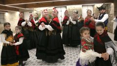 La asociaci�n Pedra de Aro�a celebrar� su tradicional festival de Navidad en el polideportivo de A Cachada