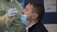 Cribado, ayer, en Vimianzo: personas de entre 40 y 50 a�os