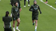 Grealish y Nico Gonzlez, durante el entrenamiento de este lunes del City