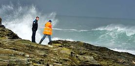 Pese a continuar la b�squeda ayer por tierra, mar y aire, al calmar el temporal, no hubo resultado alguno.