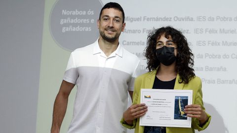 ENTREGA BECAS JUAN LAMPON A CARGO DEL ATLETA UXIO ABUN 