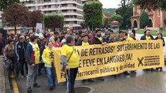 Manifestacin por el soterramiento de las vas de Feve en Langreo