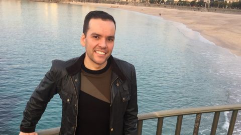 Iv�n naci� en A Coru�a, a donde no cuenta con regresar a corto plazo