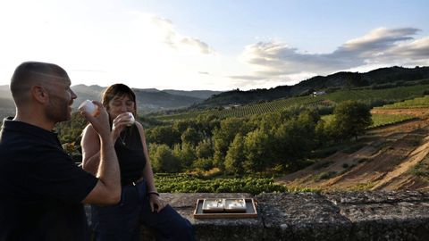 El men� degustaci�n empieza con un aperitivo con vistas al valle