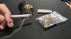 El precio de venta al p�blico de la marihuana ronda los seis euros por gramo.