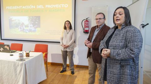 Presentaci�n, en su d�a, de la Escola de Nais e Pais de Malpica