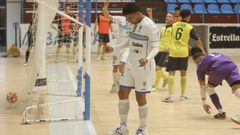 Wilson Francia, en la imagen durante un partido disputado en A Malata, no continuar� en O Parrulo.