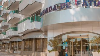Fachada del hotel que sufri� un incendio en la madrugada del lunes.