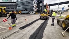 Retirada de los ra�les que quedaban en la zona portuaria de A Laxe