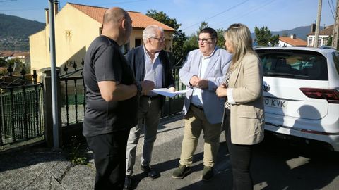 El alcalde de Noia, Francisco Pérez, se reunió con una delegación de la Deputación encabezada por la diputada Mónica Rodríguez.