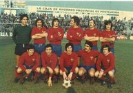 Leis -arriba tercero por la izquierda-, con S�nchez de verde. 