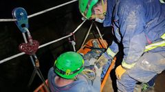 Simulacro en la cueva de Rei Cintolo, en Mondo�edo