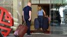 MOVIMIENTO DE ENTRADA Y SALIDA DE HUESPEDES DEL HOTEL FINISTERRE DONDE ESTAN CONFINADOS LOS JUGADORES DEL FUENLABRADA POR CORONAVIRUS