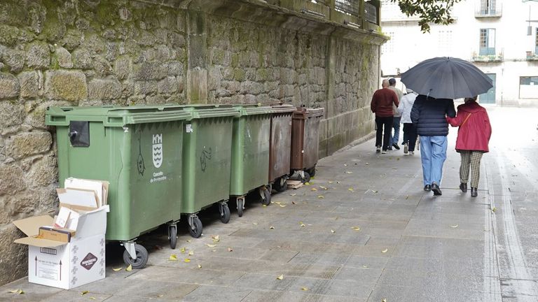 El objetivo del Concello de Pontevedra es eliminar los contenedores permanentes en las calles del centro hist&oacute;rico
