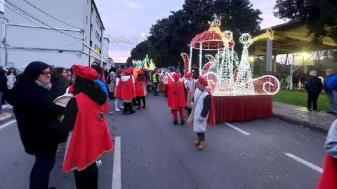 Otro aspecto de la comitiva real antes de iniciar su recorrido por las calles de Monforte