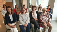 Mujeres asistentes a la jornada de este viernes al foro de Ro de Galicia, con la responsable de compras, Cristina Dopico, primera por la izquierda en primera fila.