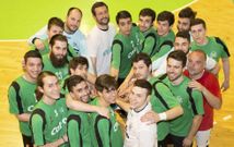 La plantilla del Calvo Xiria vivi� ayer una jornada inolvidable en la cancha del Lavadores en Vigo. 