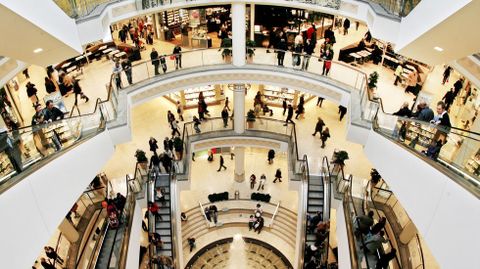 Imagen de archivo del interior del centro comercial.