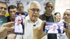 El portavoz de Alianza por Venezuela, Noel �lvarez, durante su comparecencia en Caracas