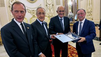 Florentino P�rez, Pirri y Butrague�o, recibidos por Vivas en Ceuta