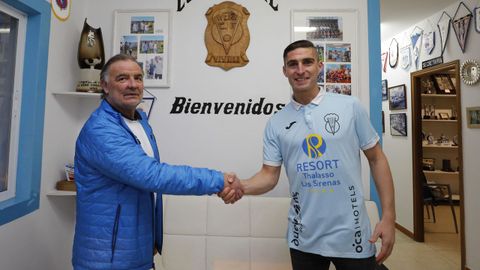 El director deportivo Luis del R�o presenta al �ltimo fichaje del Viveiro