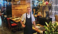 V�ctor, esta ma�ana, en el restaurante polaco en el que trabaja
