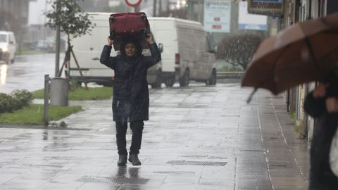 Temporal de viento y lluvia en Santiago.