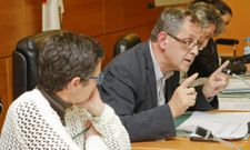 El alcalde lleg� a disculparse en el pleno por un comentario de 1995. 
