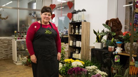 Elena �lvarez regalar� flores a todos los participantes.