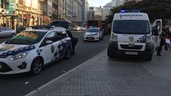 Imagen de archivo de un operativo de la Polic�a Local en la plaza de Pontevedra.