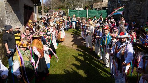 La parroquia de Samede, en Paderne, celebr� el entroido tradicional