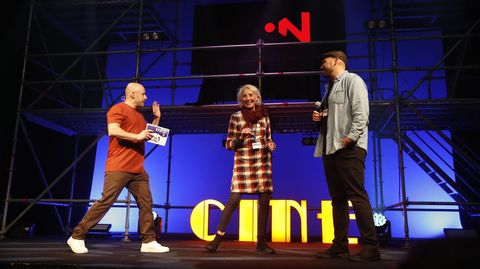 Mabel Rivera con Tito Rober y Jos� �ngel Campos en la segunda sesi�n de la secci�n oficial