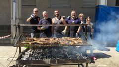 <span lang= gl >Parte do equipo de coci�a da segunda edici�n, o ano pasado, en plena faena</span>