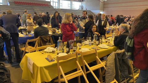 Codillo.M�s de 1.050 comensales se citaron en la Festa do Codillo