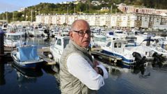 Valeriano Febrero Rivas, xubilado despois de case 35 anos de servizo en pesqueiros, no porto deportivo de Viveiro