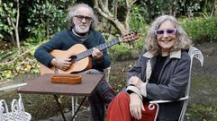 Teo Cardalda y Mar�a Monson�s, en su casa de Gondomar, en una imagen de la pasada semana.