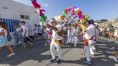 Un intre da danza de arcos de Camari�as, no Carme 2025 