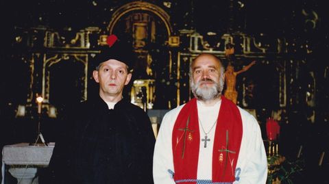 <span lang= gl >Suso Ra�� con Xes�s Santos nunha imaxe do arquivo da compa��a Airi�os</span>