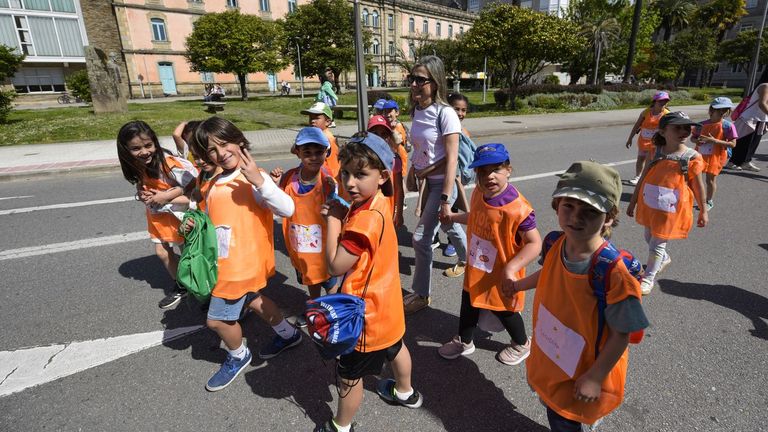 Centos de nenos berran en Pontevedra «Co galego no corazón facemos ...