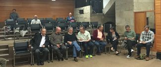 Integrantes de Marea �rtabra en la asamblea celebrada ayer. 