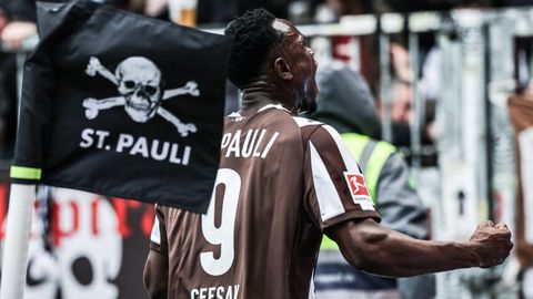 El delantero Abdoulie Ceesay, celebrando un gol con el St Pauli.