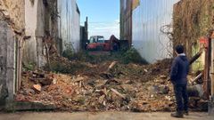 Imagen del solar que qued� tras el derribo de una casa en ruinas en Sada.