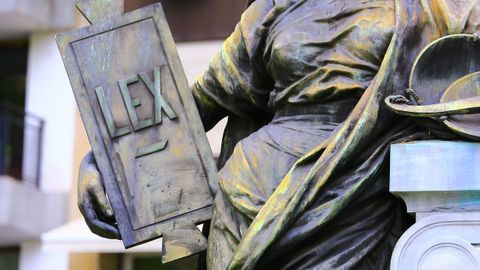 Detalle de una estatua de Temis, diosa romana de la justicia.