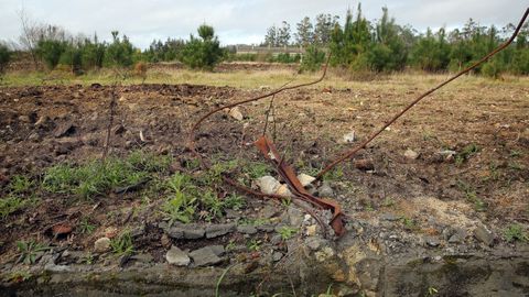 Del antiguo campo de ftbol solo queda una grada, que tiene ms de treinta aos